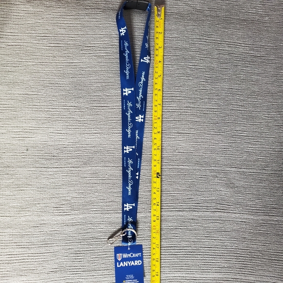 Dodgers Rally Towel & Dodgers Lanyard - Picture 7 of 11
